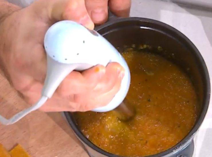 Come fare la crema di zucca veloce | Ricetta e trucco dello chef Fabio Potenzano