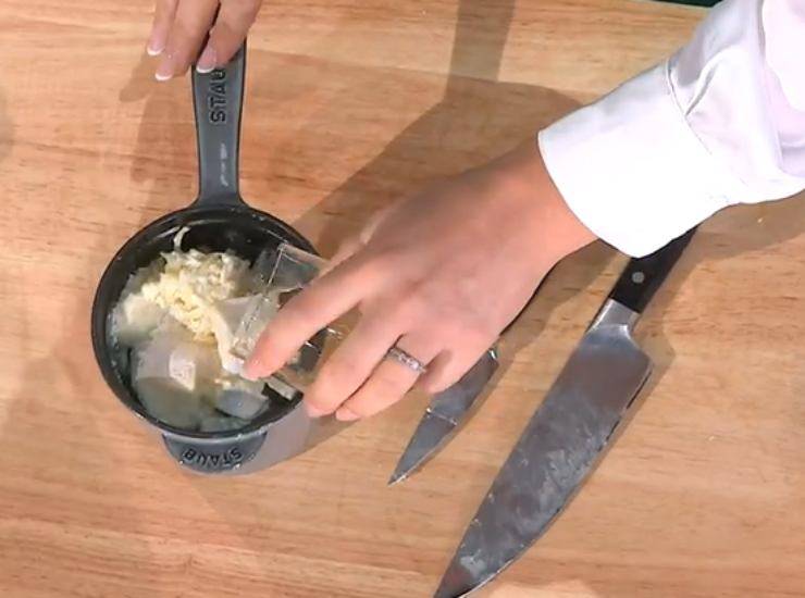 Come fare un'ottima fonduta | Ricetta e trucco della chef Chloe Facchini