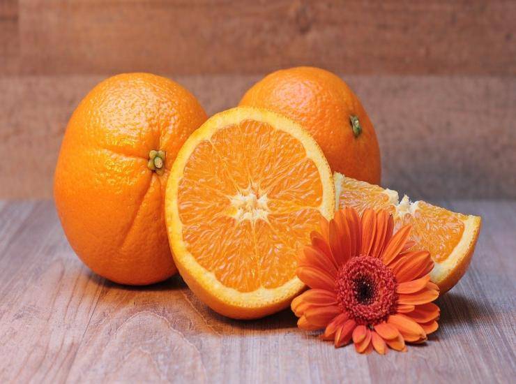 Insalata mista con arance 