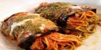 Involtini di melanzane con spaghetti alla siciliana e pesto di pistacchi