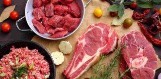 Mangiare carne cruda comporta dei rischi