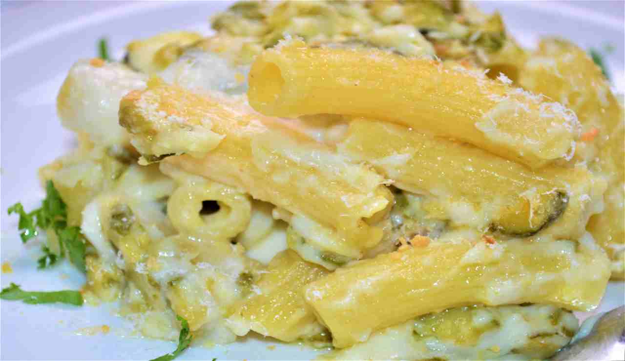 Pasta con mascarpone zucchine speck al forno