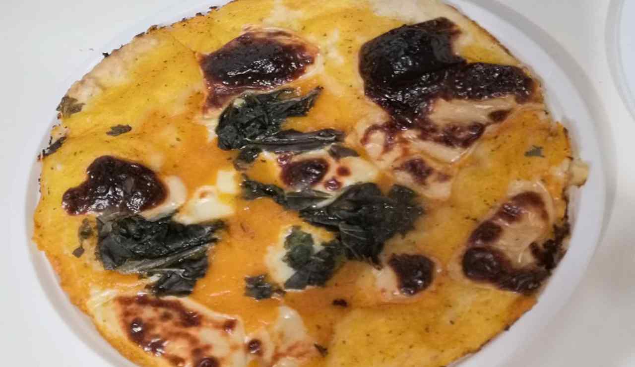 Pizza casareccia con crema di zucca philadelphia e sottiletta