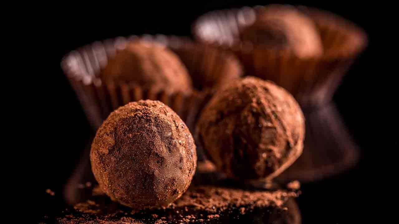 palline ripiene di cioccolato bianco