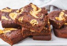 Torta al cacao e burro d'arachide