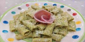 Rigatoni al pesto di pistacchio e mousse di mortadella