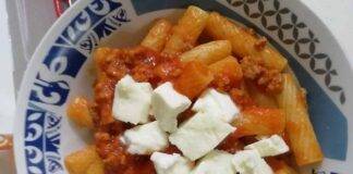 Rigatoni alla bolognese con fior di latte