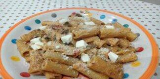 Rigatoni capperi olive pomodorini e provola