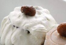 Dolcetti ai frutti tipici autunnali con panna