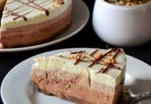 Semifreddo di biscotti con tris di cioccolato