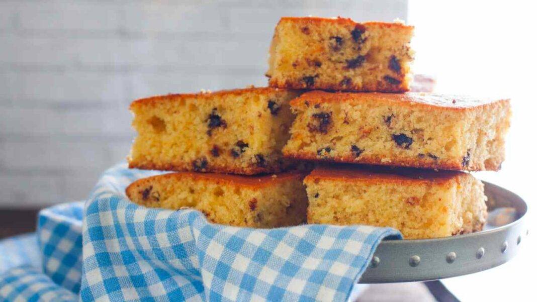 Torta con arancia candita e gocce di cioccolato | Un tripudio di bontà