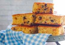 Torta con arancia candita e gocce di cioccolato | Un tripudio di bontà Torta con arancia gocce di cioccolato