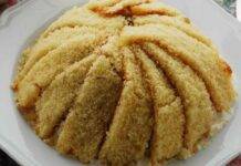 Dolce di pan di Spagna ai frutti autunnali