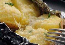 Patate incartate al forno, il contorno perfetto per ogni secondo patate al forno in carta stagnola
