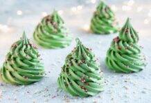Un albero di Natale goloso e sfizioso | Lo portiamo oggi in tavola Alberelli meringa ricetta
