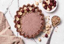 Crostata di Natale senza lattosio lamponi cioccolato ricetta