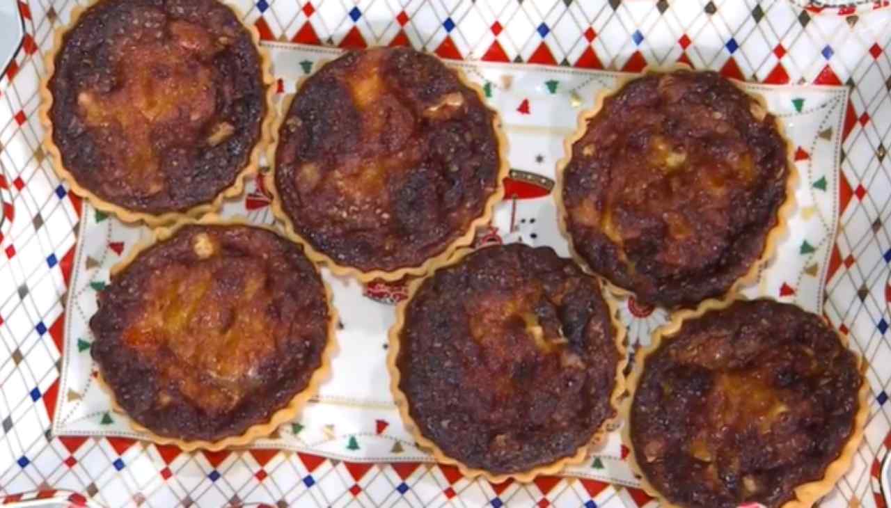 E’ sempre Mezzogiorno | Ricetta della chef Zia Cri | Mini quiche al Camembert