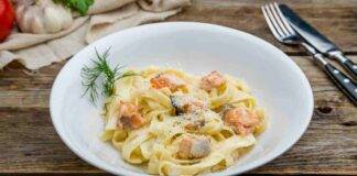 Fettuccine salmone patate ricetta