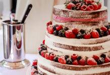 la torta con panna frutti rossi