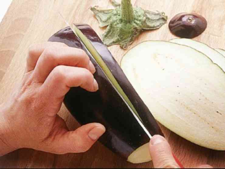 Involtini di melanzane ripieni di pasta