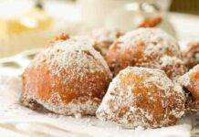 Frittelle di Natale con zucchero a velo