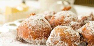 Frittelle di Natale con zucchero a velo