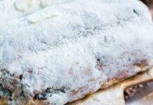 Nuova vita ai Panettoni avanzati del Natale | La ricetta riciclo perfetta Rotolo di panettone al tiramisù. Ricetta riciclo Natale