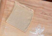 Pasta sfoglia fatta in casa | La ricetta semplicissima della nonna Pasta sfoglia fatta in casa. Foto di È sempre Mezzogiorno