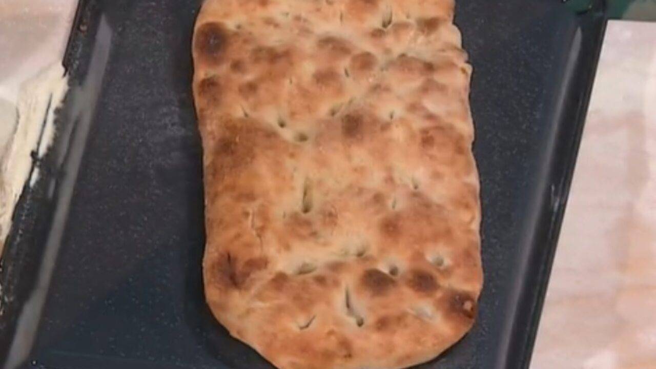 Pizza del fornaio in casa senza pala e in pochi minuti | Il barbatrucco