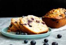 La dolcezza a colazione con questa ricetta facile e veloce | Preparatela con noi plumcake marmellata gocce cioccolato ricetta