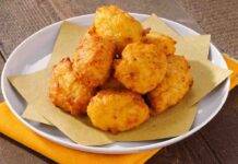 Frittelle di riso con formaggio grattugiato