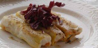 Crepes con radicchio e formaggio