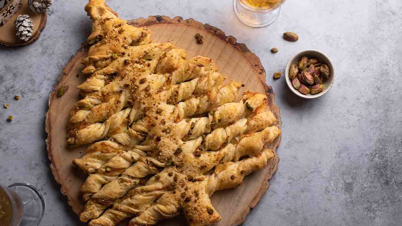 aperitivo natalizio con pasta sfoglia ripiena