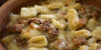 Cavatelli al forno con salsiccia e gorgonzola