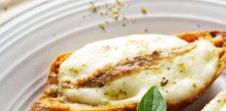 Crsotin con aringa affumicata e mousse di patate