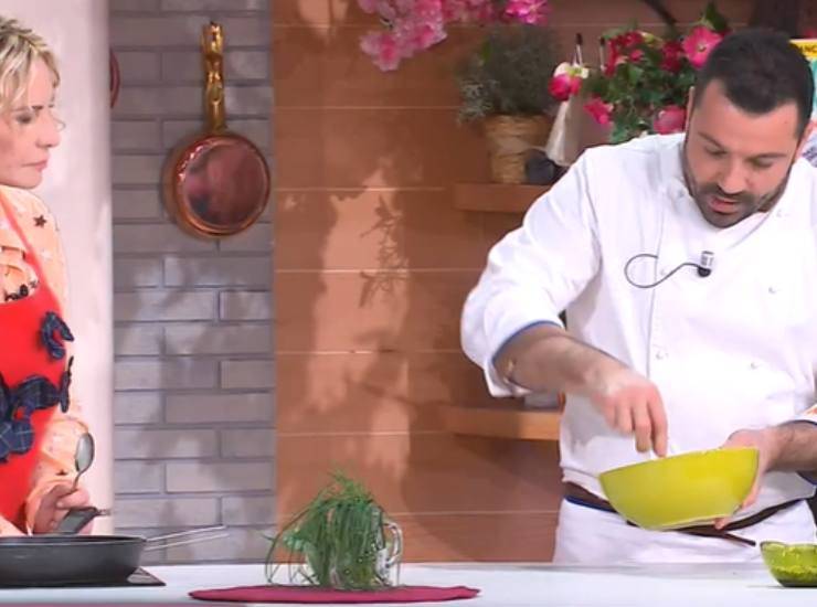 È sempre Mezzogiorno | Ricetta dello chef Fabio Potenzano | Rollatine di pollo alle olive
