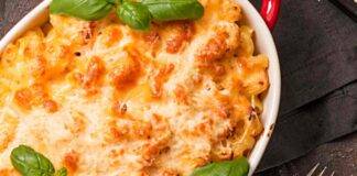 Pasta al forno con salsiccia e besciamella