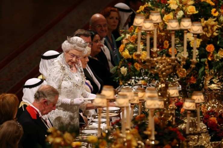 Regina Elisabetta cibi vietati in tavola - RicettaSprint