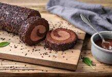 Rotolo al cacao con ganache e mousse al cioccolato fondente
