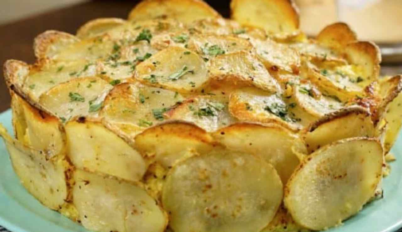 Torta di patate aromatizzate con ripieno sorpresa