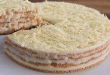 Torta sbriciolata di biscotti senza cottura