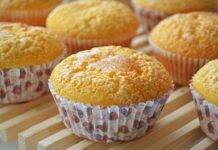 Soffici e molto profumati con un cuore sorprendente, scoprite di cosa si tratta tortine di ricotta e mascarpone con crema al cioccolato bianco