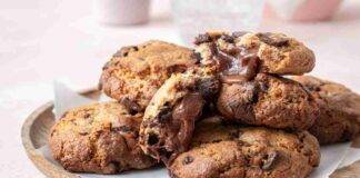 Cookies friabili con crema di caramello alla nutella 2022/02/21 ricettasprint
