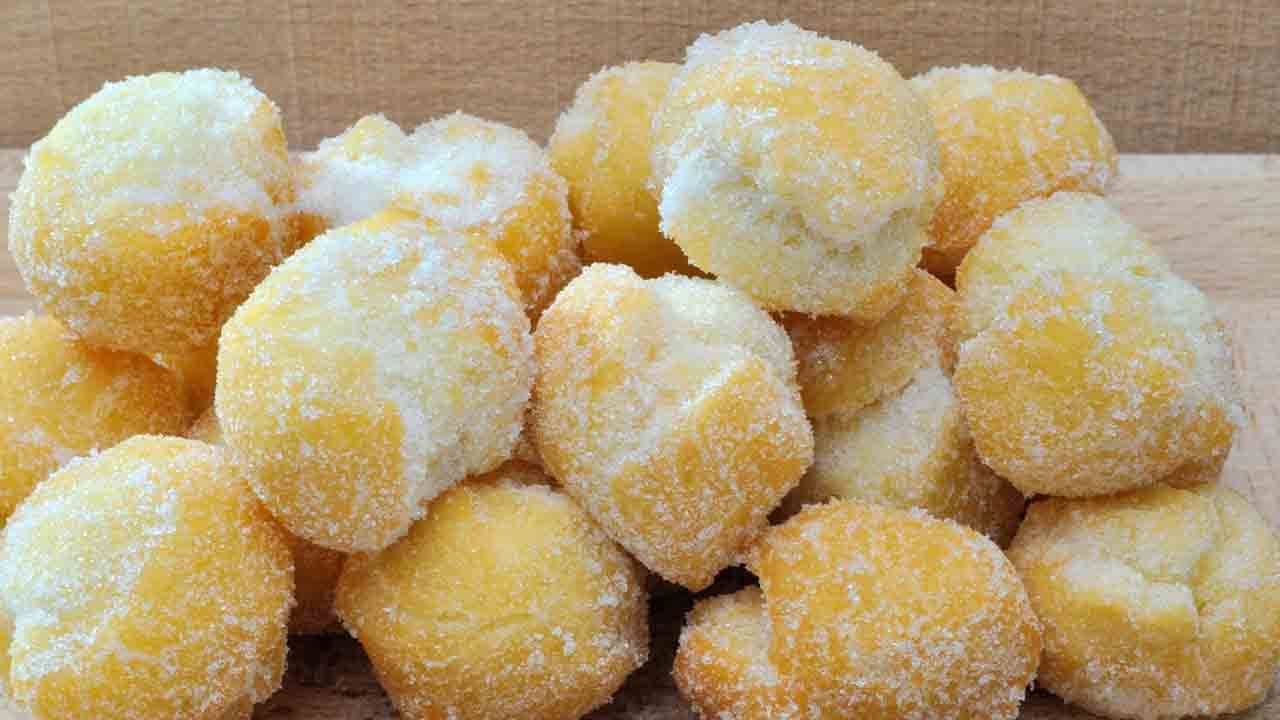 Frittelle di carnevale con yogurt