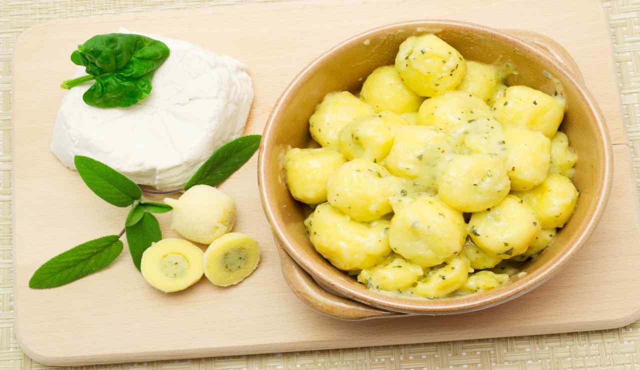 Gnocchi di patate ripieni di ricotta e mozzarella e spinaci 2022_02_21 ricettasprint