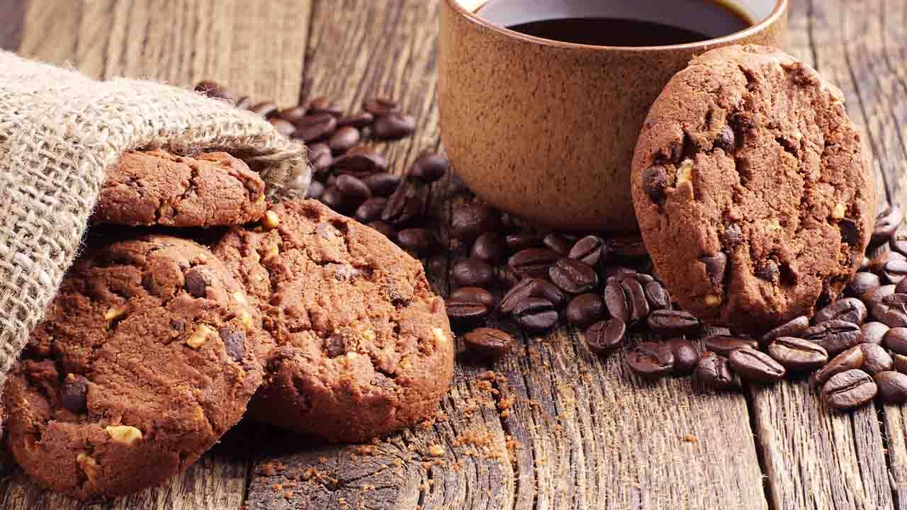 Biscotti al caffè e cioccolato fondente