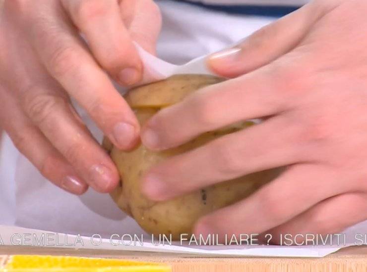 Patate in camicia. Foto di È sempre Mezzogiorno