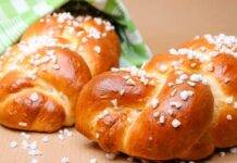 Treccine soffici come piume | Senza uova e burro, il segreto è questo ingrediente