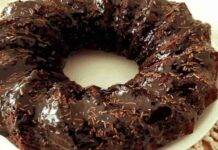 Ciambella al cacao con albicocche e mascarpone