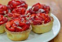 Frollette di ricotta al limone e fragole